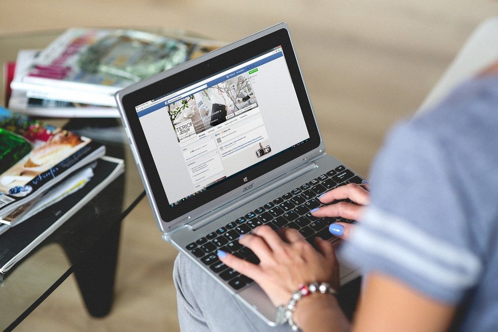 Comment l'intelligence artificielle transforme la rédaction de contenu ?